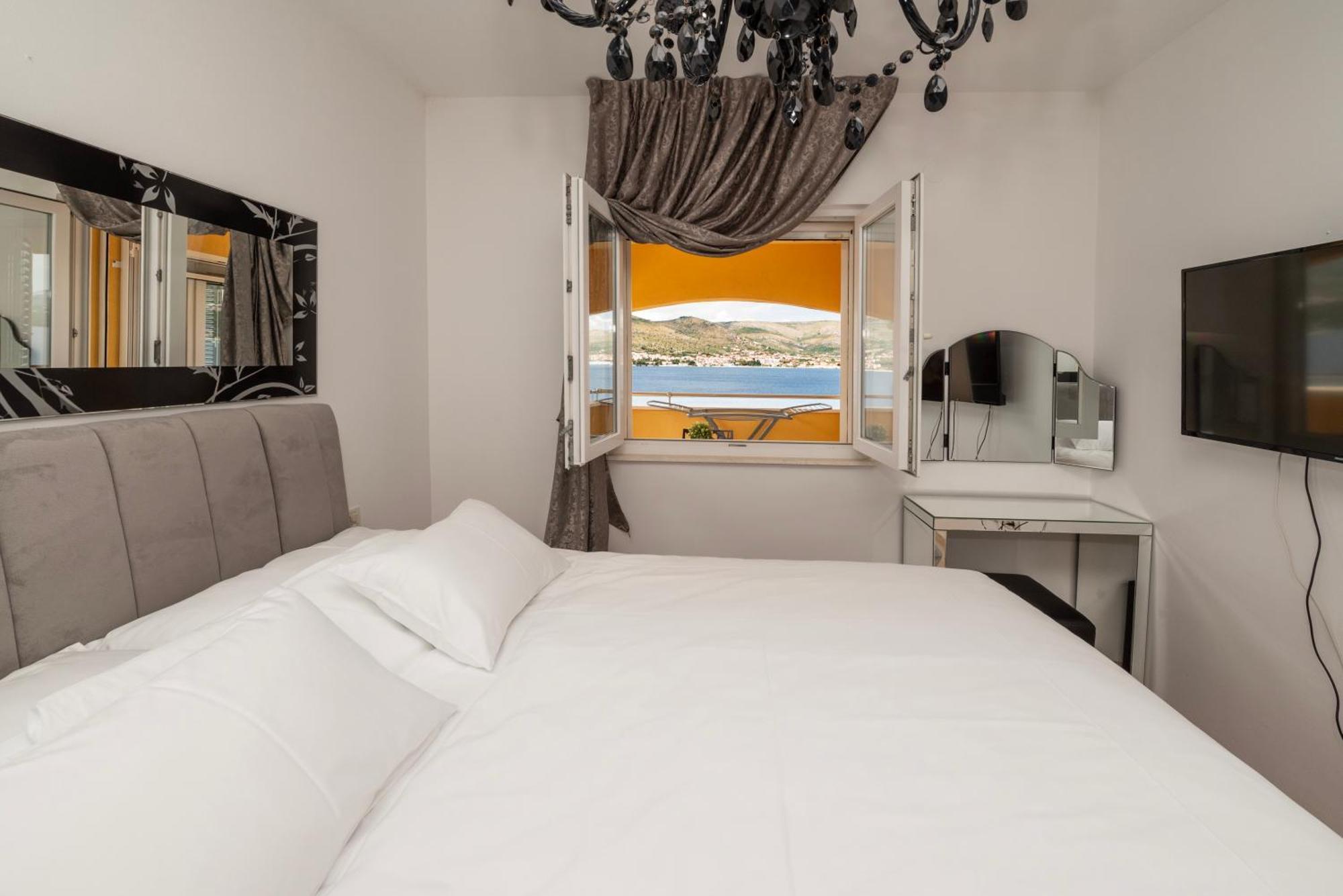 Lavanda Residence With Heated Pool Trogir Split Donji Okrug  Екстер'єр фото